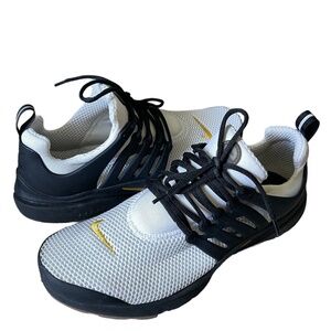 Men's Shoes: Nike Air Presto Size 9 in Black and White